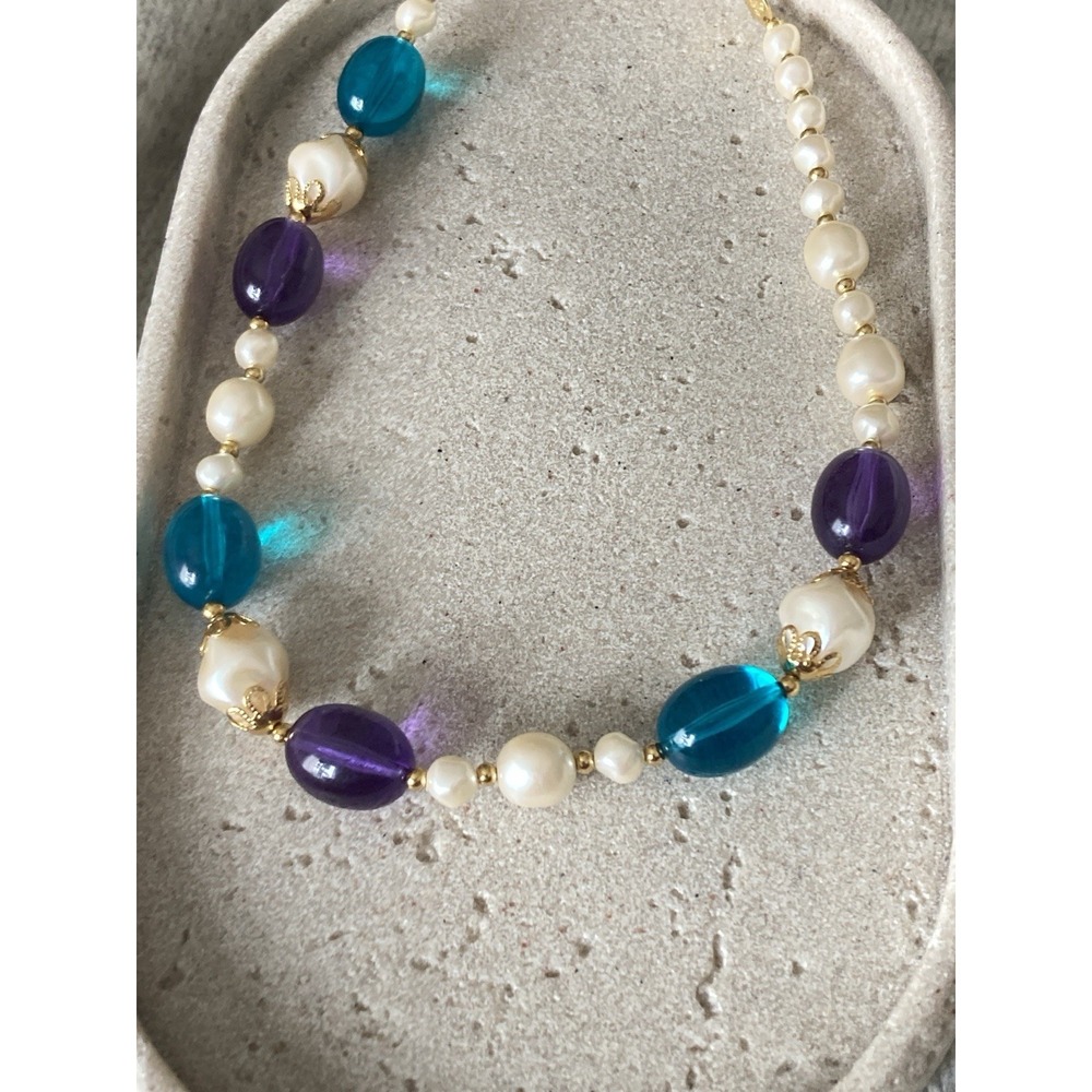 Vintage Trifari Gold Tone‎ Baroque Faux Pearl Necklace Teal Purple Statement